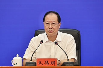 毛伟明：采取“猛重狠”措施 坚决打好安全生产翻身仗