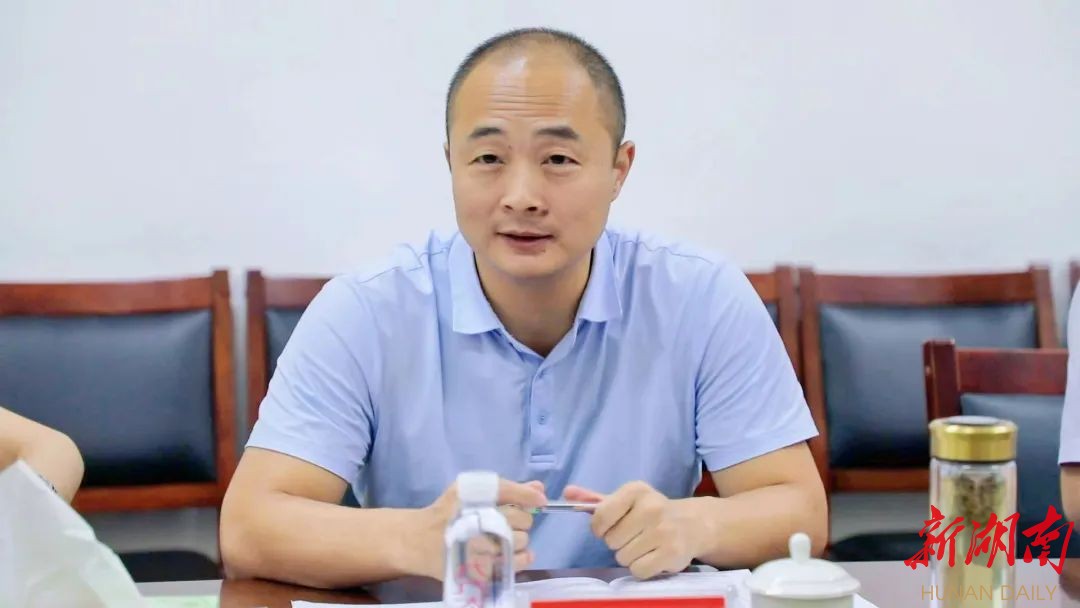 胡彬彬调研教育工作