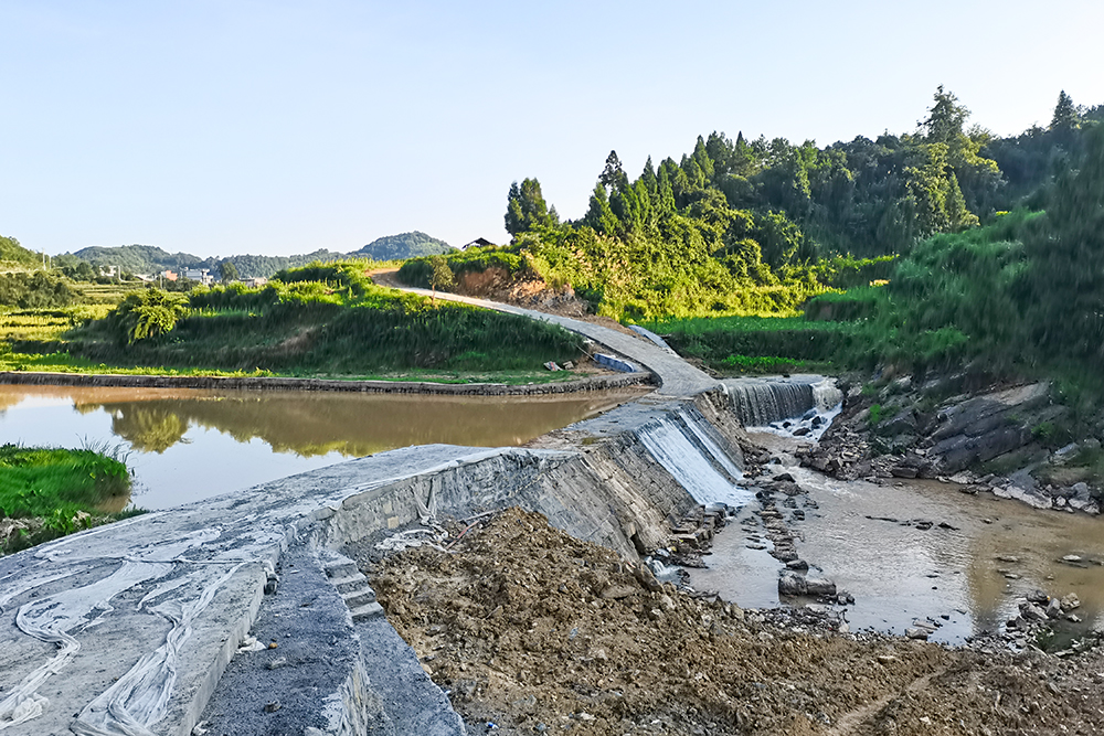 泸溪县兴隆场镇全力推进水毁水利设施修复