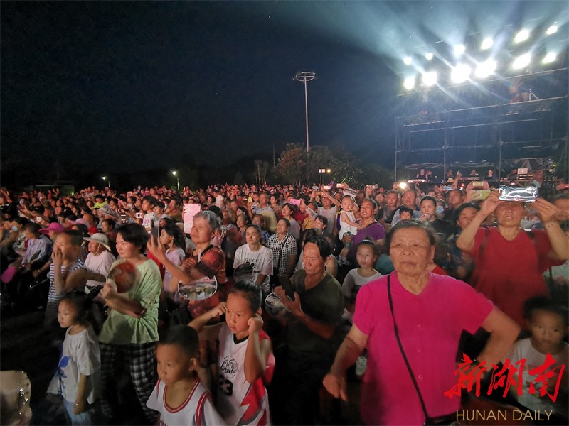 歌声响彻酉水河畔——保靖首八峒土家山歌会现场速写