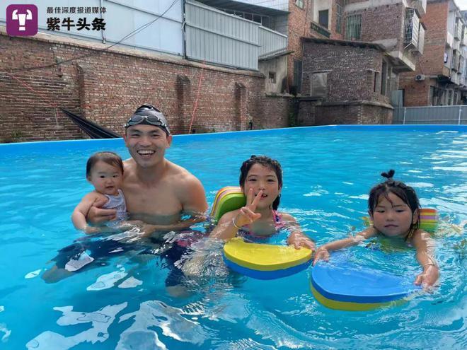 两位学生溺亡后，衡山县乡村体育教师花万元自建泳池，教孩子们游泳