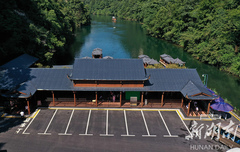 全新升级！张家界宝峰湖景区旅游改善服务环境