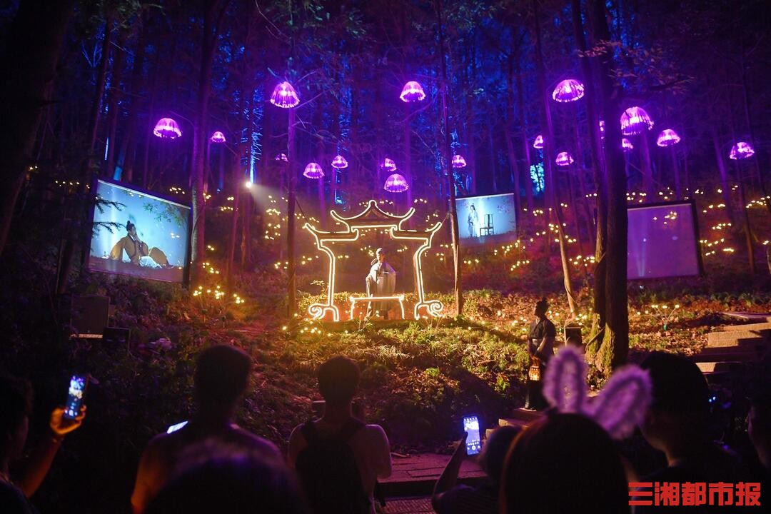 科技赋能户外体验智能装备引领体育旅游新风尚