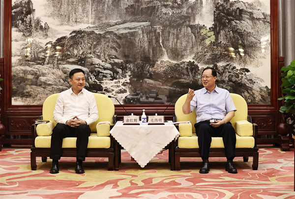 省政府与中林集团签署战略合作协议 毛伟明与余红辉座谈