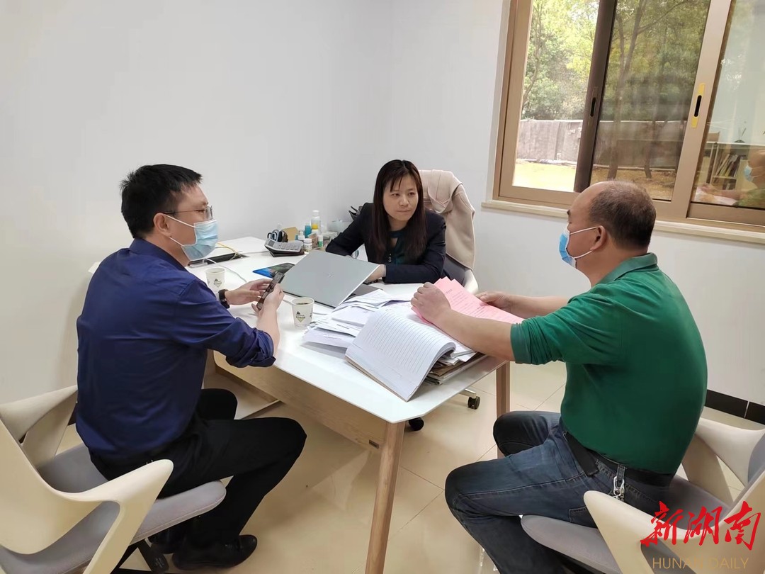 临武产业开发区丨工人安心上班子女高兴入学