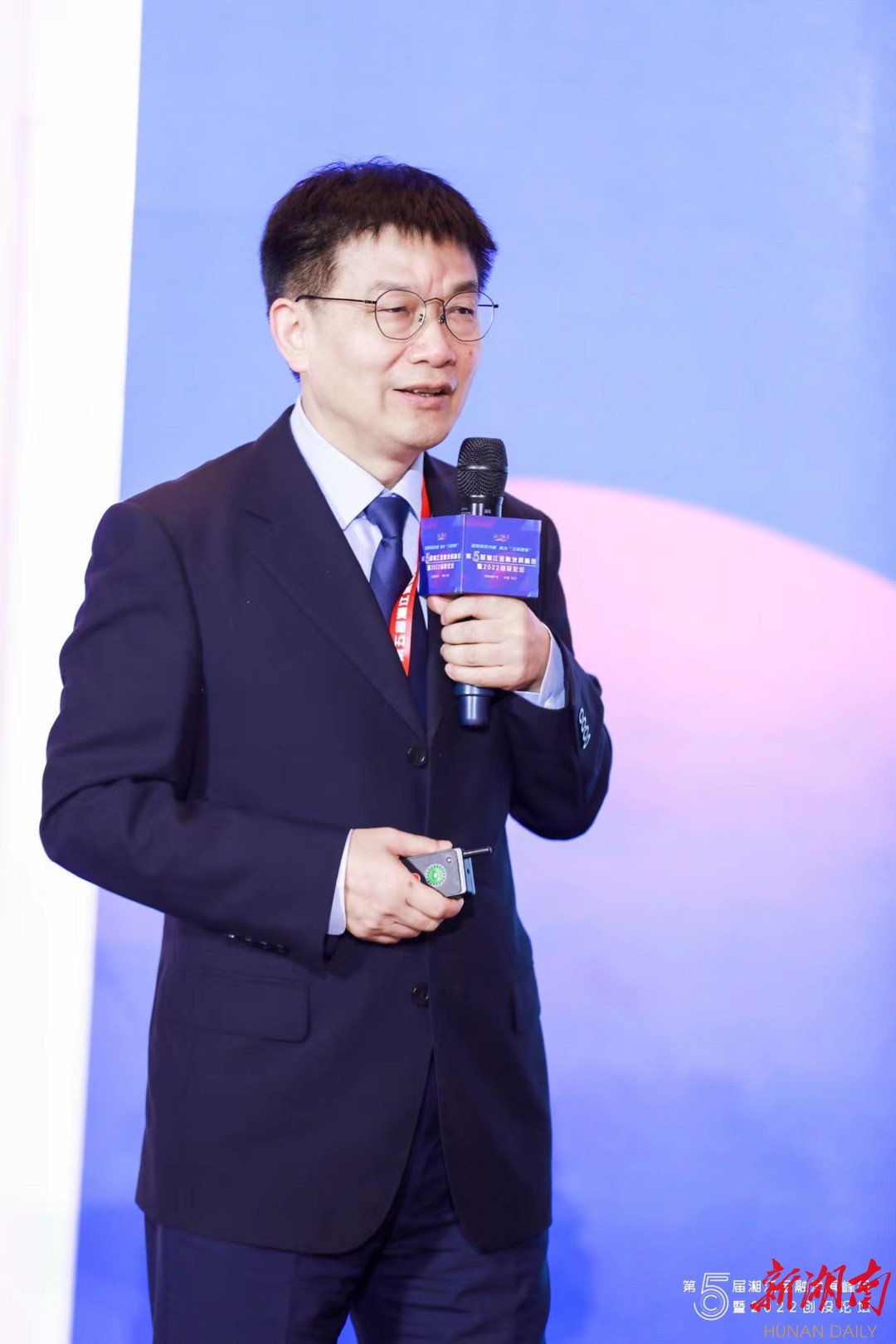 中国证监会市场二部原副主任,一级巡视员 刘健钧要转变新的增长方式