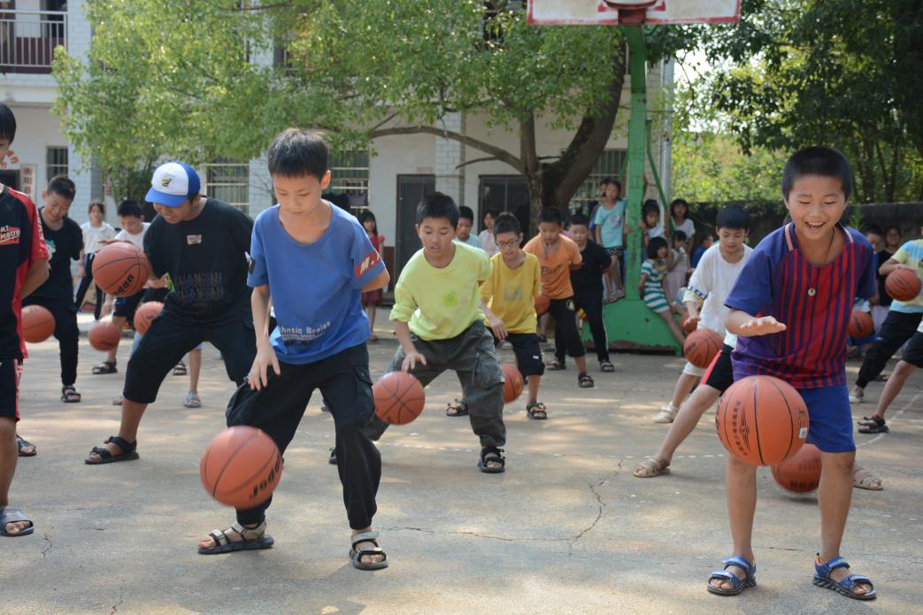 热爱“篮”不住   共青团衡阳市委开展2022公益篮球课计划