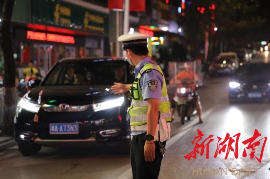 绥宁县国庆假期道路交通安全有序