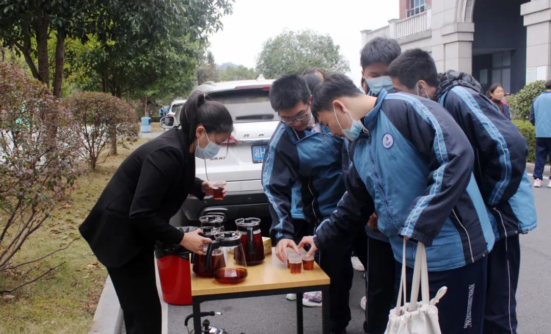 “寻道黑茶源 弘扬茶文化”——安化县第十二中学到白沙溪开展研学实践活动