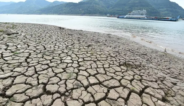 今年长江出现“汛期反枯”正常吗？持续高温干旱原因何在