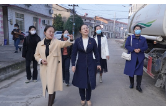区妇联开展“美丽庭院”创建学习观摩活动
