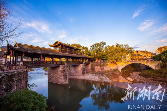 “文旅小镇”景色新