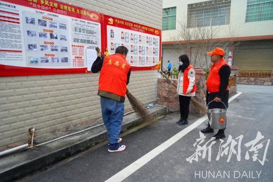 全面落实“一课一片一实践”，以组织振兴“赋能”乡村振兴