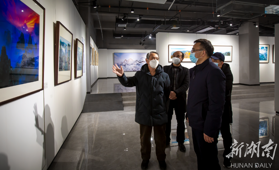 “要把中国·张家界世界遗产摄影大展办成有影响力的国际品牌”