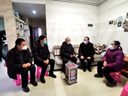 张春松走访慰问困难党员、退休老干部、困难群众并督导检查安全生产工作