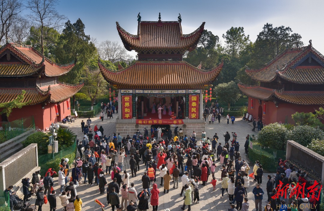 南岳非遗排街展演。赵智 摄