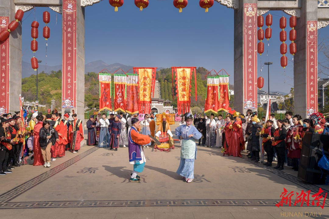 南岳非遗排街展演。赵智 摄