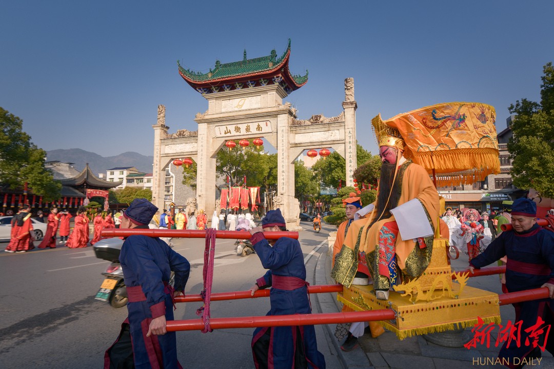 南岳非遗排街展演。赵智 摄