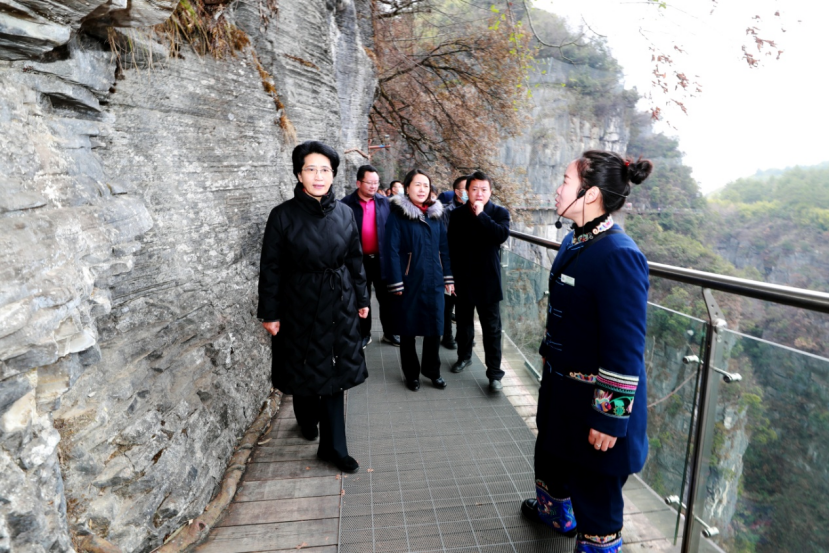 陈华到吉首古丈调研时强调：盘活文旅资源擦亮金字招牌 创新产品业态留住四海宾客