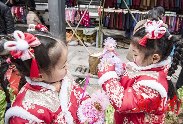 新春穿新衣 新春穿新衣