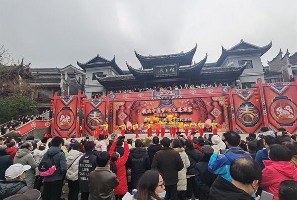 凤凰春节假期旅游喜迎“开门红”，累计接待游客49.47万人次