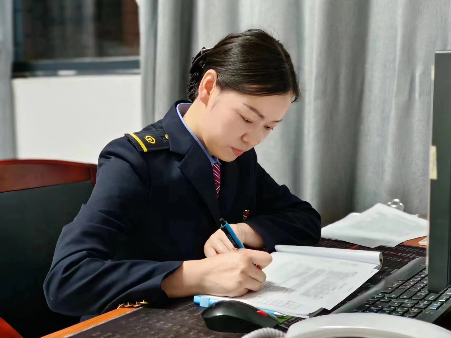 到旅客需求和当前客流情况等第一手资料,进行对比分析,发现永州到长沙