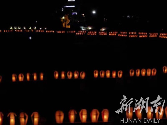 元宵夜，360米的“巨龙”点亮了慈利的夜空