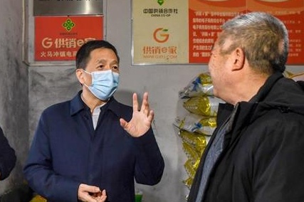 许忠建在辰溪和中方县乡镇督导检查时强调：抢抓农时组织春耕生产 拓宽农民增收致富渠道