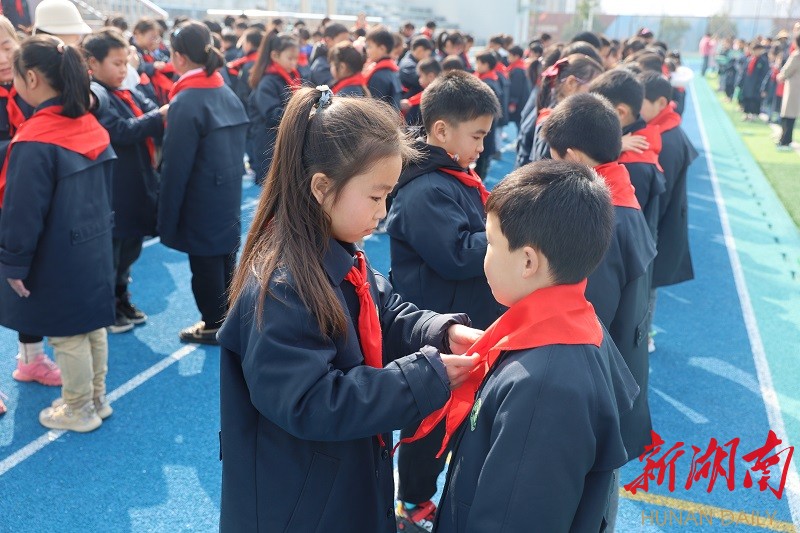 武陵区第三小学:举行"学习二十大,筑梦新征程"开学典礼