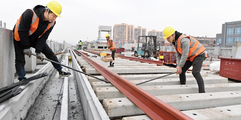 长沙地铁1号线北延一期工程开始正线铺轨施工