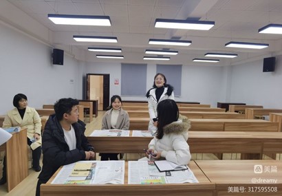 ▲新进教师相互交流