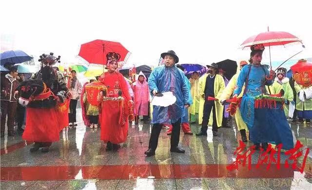 “古文化”的“新脉动” ——记邵东市非物质文化遗产项目“邵东车马灯”代表性传承人唐志平