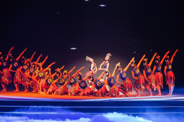 “欢乐潇湘这十年”群众文艺晚会在长沙举行 怀化4个节目亮相省城