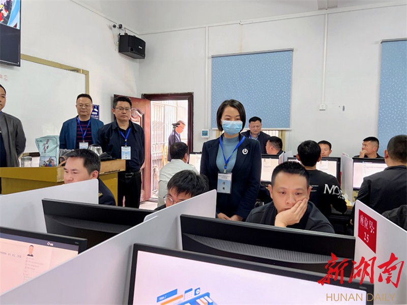 岳阳县600余名拟从事行政执法工作人员参加行政执法资格考试