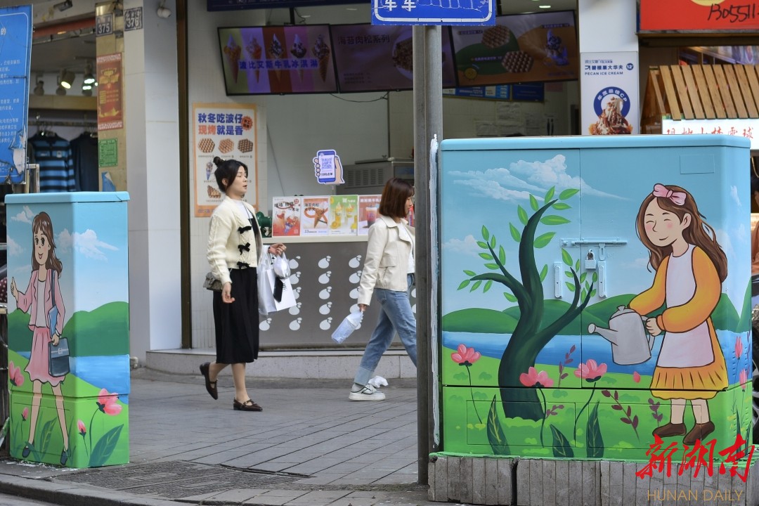 安化街头电箱彩绘成为一道风景。王长慧 摄 安化街头电箱彩绘成为一道风景。王长慧 摄