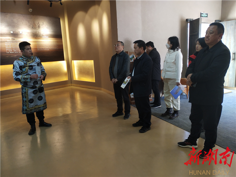 湘西世界地质公园考察组赴天柱山、张掖世界地质公园考察交流