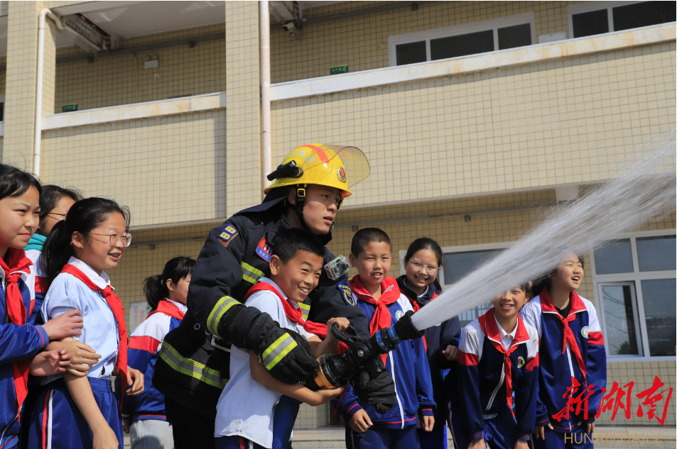 临澧消防开展“全国中小学生安全教育日”系列活动