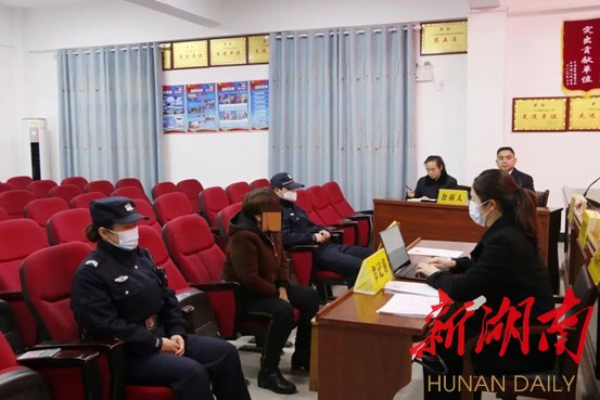 平江：出庭公诉进乡村 以案释法鸣警钟