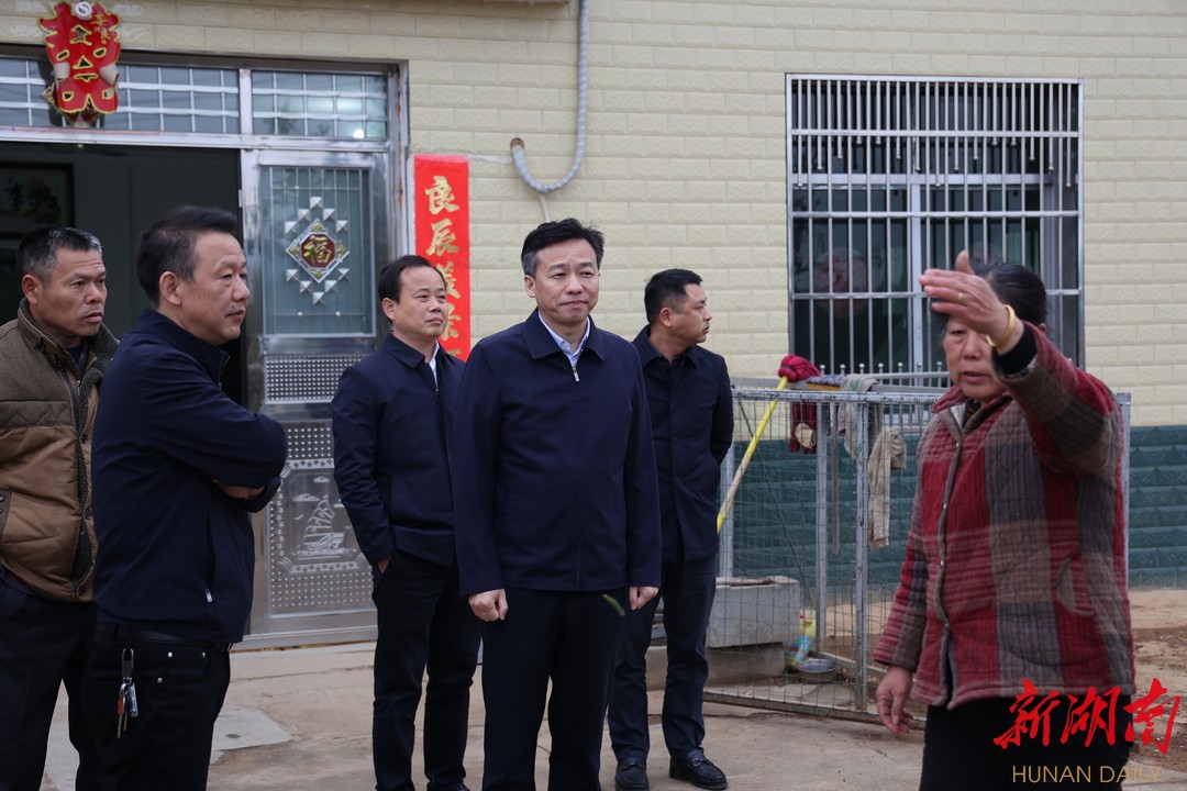 周鹏到东山镇开展大走访，督导当前重点工作