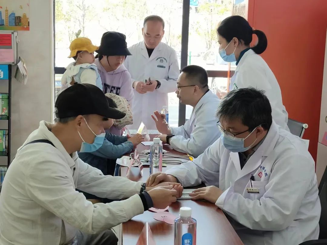 郴州市中医医院开展“国医节”系列义诊活动