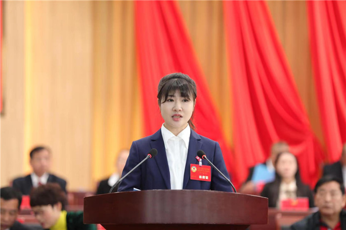 要闻｜两会声音|成平委员：加强综合治理 构建青少年心理健康防护网