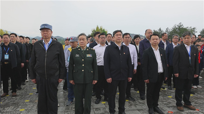 要闻｜2023年湖南省“‘我们的节日·清明’暨未成年人‘传承红色基因·清明祭英烈’”主题活动在道县举行