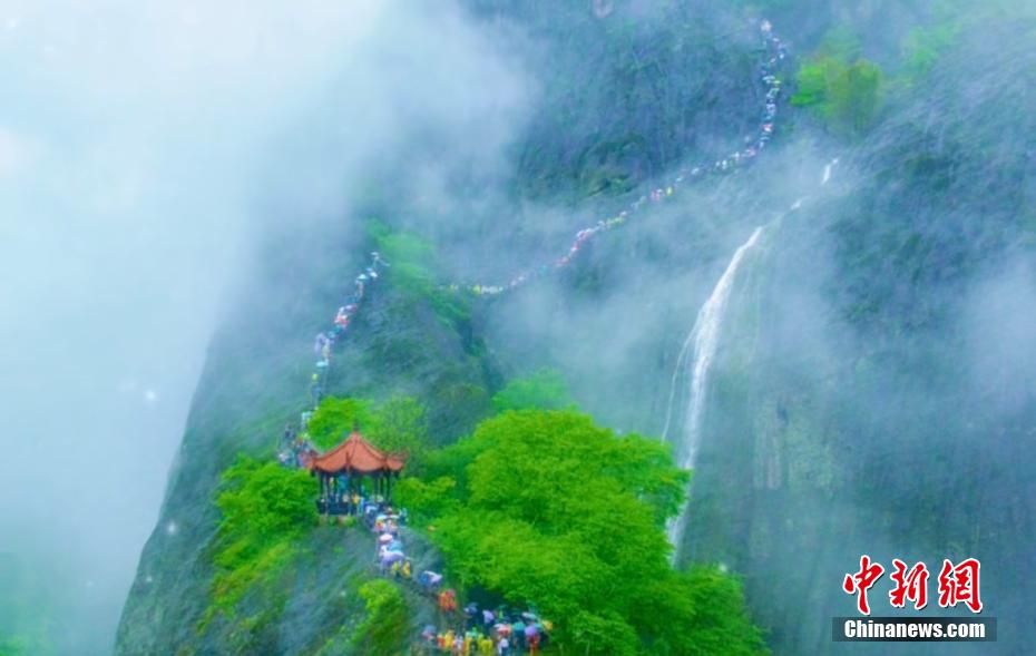 遇见如诗如画武夷山 雾锁山头山锁雾