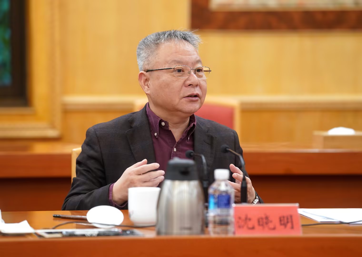 沈晓明与少数民族干部座谈：当明白人连心桥奋斗者服务员模范生