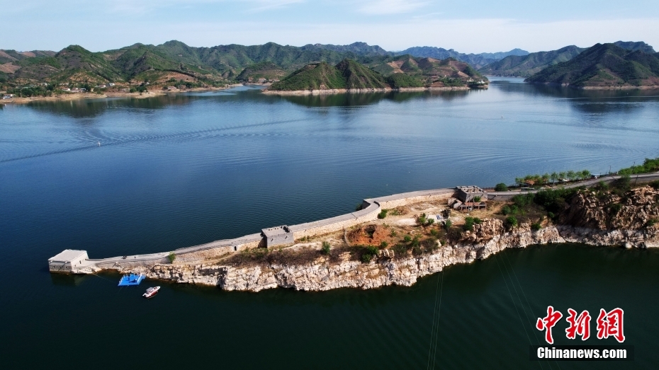 河北寬城：“水下長城”露出水面