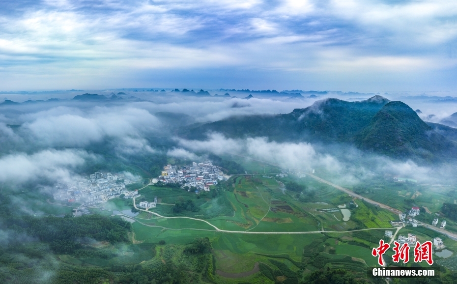 南寧：雨后初晴 山村現(xiàn)云海景觀