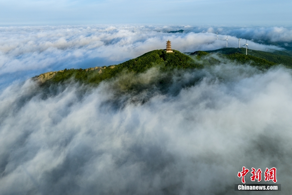 黑龍江雞西：蜂蜜山云霧翻涌