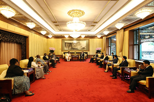 湖南与巴巴多斯首都建立友好省市关系 毛伟明会见巴巴多斯总理米娅·莫特利