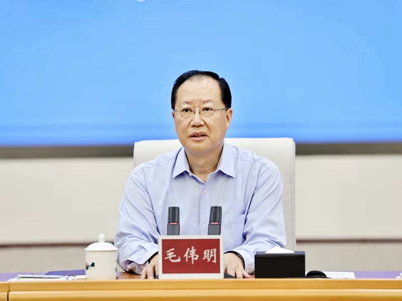 毛伟明：全力以赴打好打赢“发展六仗”