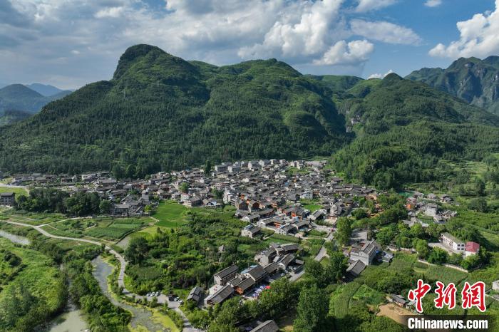 航拍貴州江口“中國(guó)土家第一村”——云舍村